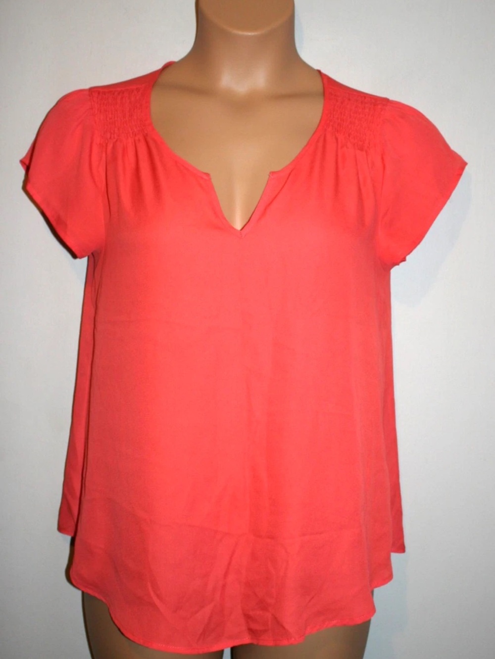 Women’s Coral Split-Neck Short Sleeve Top